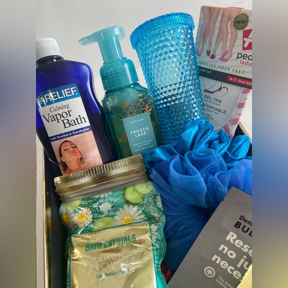 Mother’s Day Gift Basket set - Picture 2 of 9